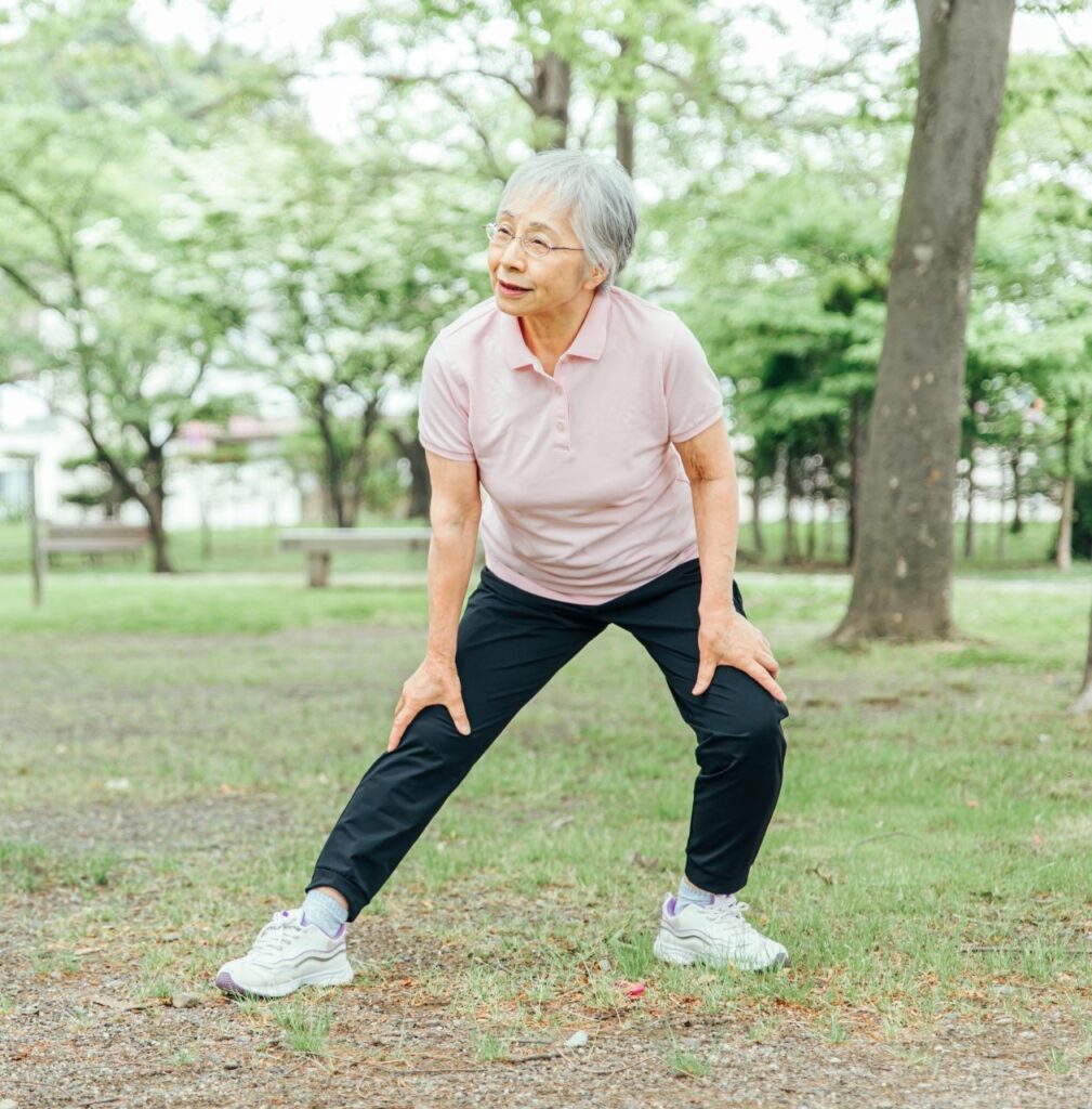 高齢者が知っておくべき下肢静脈瘤の予防と治療法：症状を悪化させないために